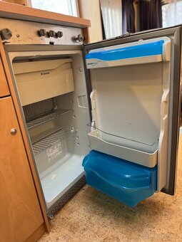 Bürstner FUN 435 TK ~ Pevná postel - 16