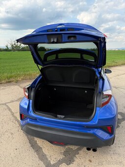 Toyota C-HR 1.8 Hybrid Team D - 16