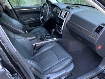 Chrysler 300C 3.0CRD limuzína Signature Series - 16