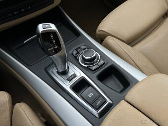 •BMW X5 xDrive30d, Bi-XENON, PDC, TAŽNÉ Z. - 16