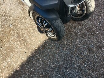 Peugeot metropolis 400 Stačí řidičák skupiny B  Kufr, Bílý - 16