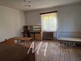 Prodej domu s pozemky 1.429 m2, v centru obce Mělnické Vteln - 16