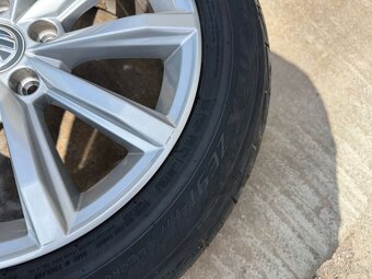 Sada Alu kol 5x112 R17 VW London 3G0601025D, pneu 215/55/17 - 16