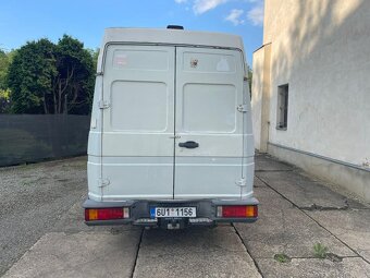 Obytný vůz Iveco 2,8TD 3512 Daily - 16