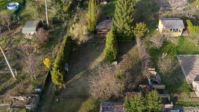 Prodej zahrady 384 m2 s dřevěnou chatou 13 m2 , Teplice - 16