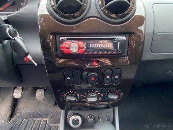 Dacia Duster 1.5 dCi 81kW 4x4 klima 1.maj.,nové ČR, serviska - 16