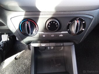 Hyundai i20 1.2i Select, Najeto 49 tis.km - 16