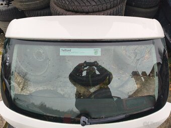 Skoda Fabia 2 combi facelift -  páté dveře, víko kufru - 16