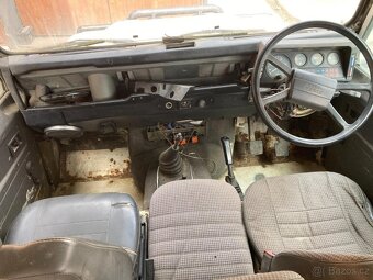 LAND ROVER DEFENDER 2,5D 9MÍST 1989 - 16