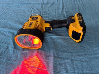 Dewalt 20V Max Job Site Spotlight  LED Lights Nové Na Prodej - 16