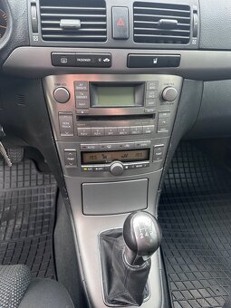 Toyota avensis 2.0 VVT-i - 16