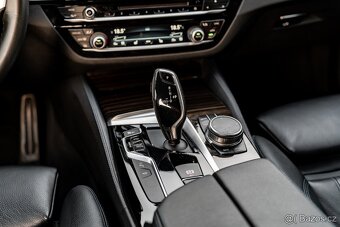 BMW 530d xDrive Mpaket,HK,nocni videni,Matrix,keyless + DPH - 16