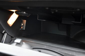 Peugeot 308 CC 2.0 HDi 6st manuál, D.KLIMA, TEMPOMAT, ALU 17 - 16