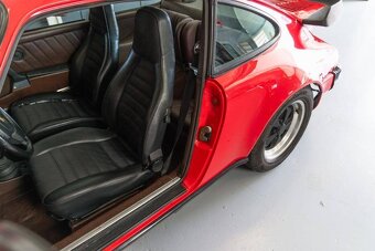 Porsche 911 SC 3.0 Coupé z roku 1981 - 16