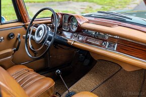 Mercedes Benz w111 250 SE - 16