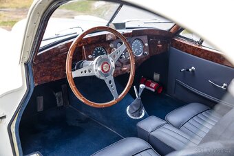 Jaguar XK120 Coupe - 16