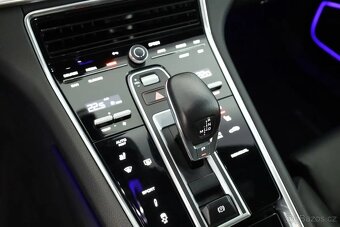 Porsche Panamera - 16