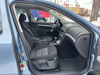 Škoda Octavia 1,4 TSi DSG Serviska, Výhřev - 16
