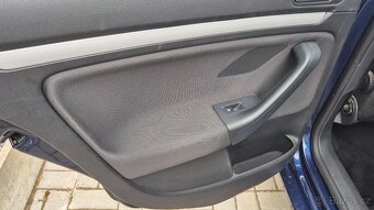Volkswagen Golf  2.0 TDI MATCH - 16