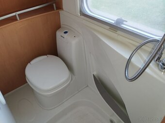 KNAUS 550FSK pro 6. Pevné palandy. R 2007. Stan. 100km/h - 16