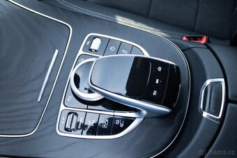 Mercedes Benz E 300 de T Avantgarde (2020). - 16