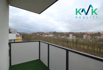 Nadstandardní byt 4+kk k pronájmu s balkonem, terasou a park - 16