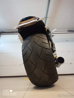 Suzuki Intruder M109R, M1800R - 16