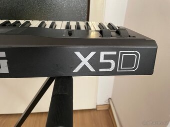 Korg X5D - 16