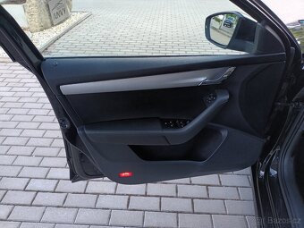 Škoda Octavia 2,0 TDI,ELEGANCE,SERVIS,TAŽNÉ - 16