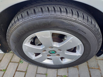 Škoda Octavia, 1.6TDi-klima-alu-výhřev-ČR - 16