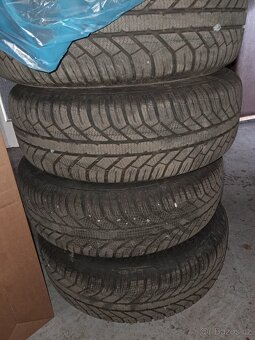 Hyundai Trajet 2.0 CRDi 7místné r.v. 2005 - 16