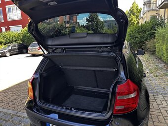 BMW E87 120i 6st. Manuál Navi CarPlay Facelift ALU R17 - 16