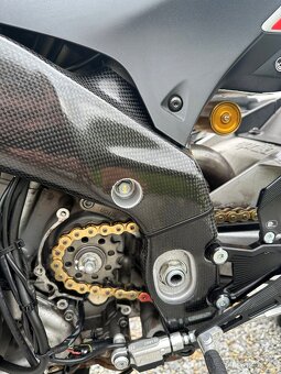 Aprilia Tuono V4 2017 - 16