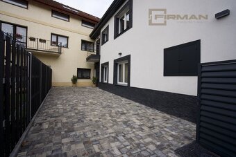 Prodej nadstandardního bytu 2kk + pracovna s parkovacím míst - 16