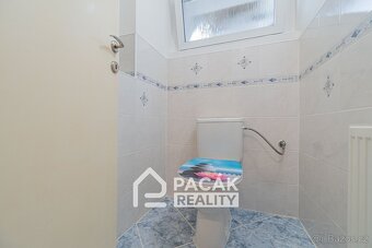 Prodej zrekonstruovaného rodinného domu o dvou bytových jedn - 16