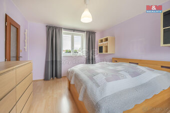 Prodej rodinného domu 6+kk, 180 m², Čečelice, ul. Hřbitovní - 16