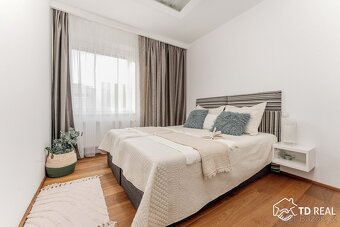 Luxusní 3+kk 139 m2 v nejvyšším patře včetně terasy 47 m2 a  - 16