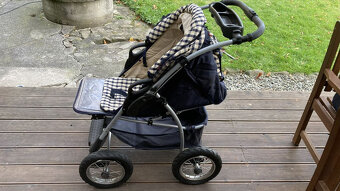 starší kočárek - 16