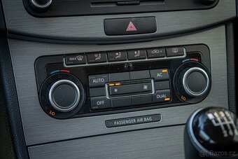 Volkswagen Passat Variant 1.6 TDI BMT Trendline - 16