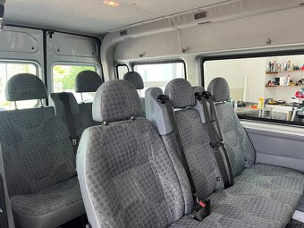 Ford Transit 2.2 TDCi 92kw TREND 9 míst TEMPOMAT KLIMA TAŽNÉ - 16