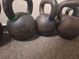 Nabídka posilovacích strojů z našeho fitness klubu - 16