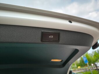 ŠKODA SUPERB COMBI 2.0 TDI 110kw, DSG, 1. MAJITEL, PŮVOD ČR - 16