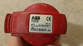 Třífázová zásuvka a zástrčka pětikolík 32 A - 16