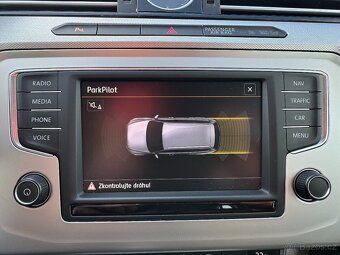 Volkswagen Passat B8 2.0 TDi 110kw Business - 16
