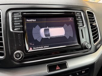 VW SHARAN 2.0 TDI 110KW 7MÍST NAVI PARKPILOT WEBASTO OPCPARK - 16