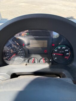 IVECO 190EL32 hákový nosič kontejnerů s hydraulickou rukou - 16