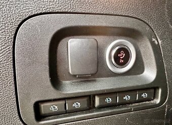 Ford S-MAX AWD 7 míst, TOP výbava, pravidelný servis - 16