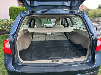 Volvo V70 2.4 D5 120kW - 16