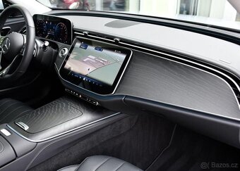 Mercedes-Benz Třídy E 300de 4MATIC PANO ZÁRUKA 1M - 16