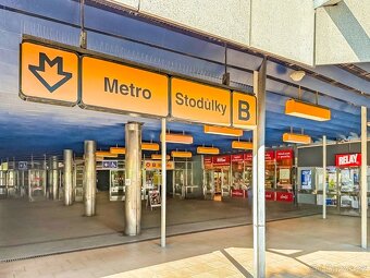 Moderní nový byt 2+kk s balkónem, jen 1 minutu od metra - 16